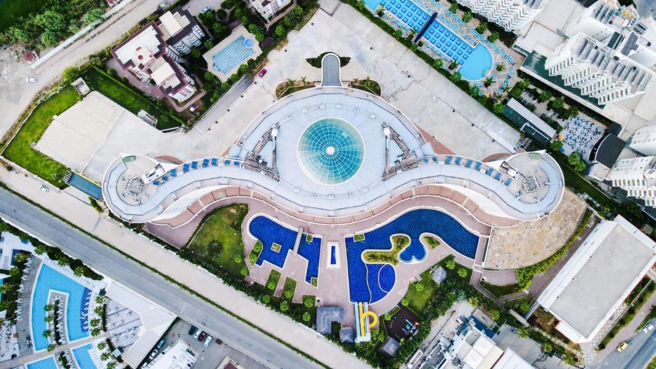 Sirius Town And Отель *